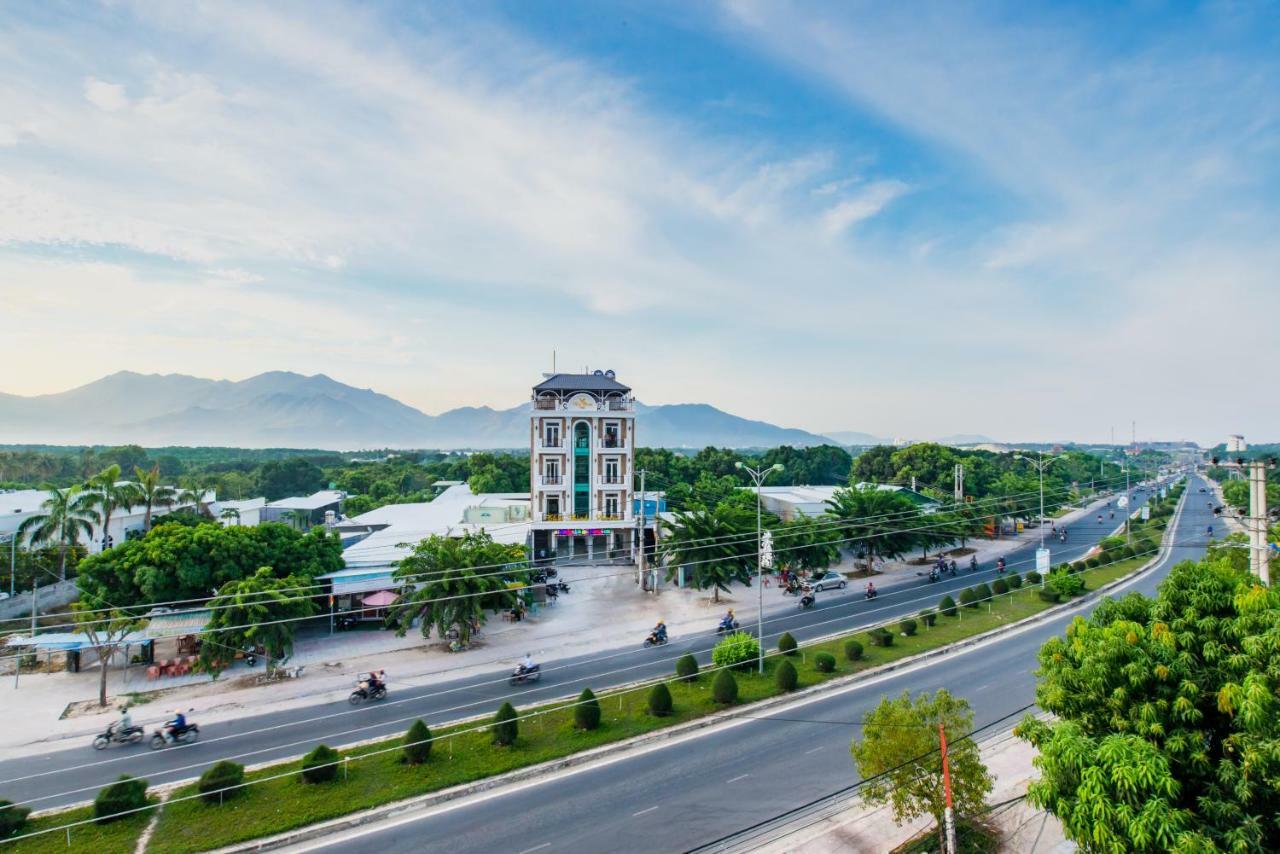Thoi Binh Hotel Cam Lam Esterno foto